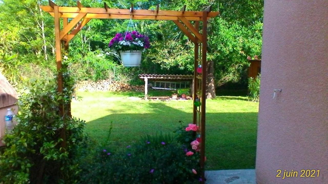 Le Clos Des Palombes Wifi Climatisation Saint-Pierre-du-Mont  Exterior photo