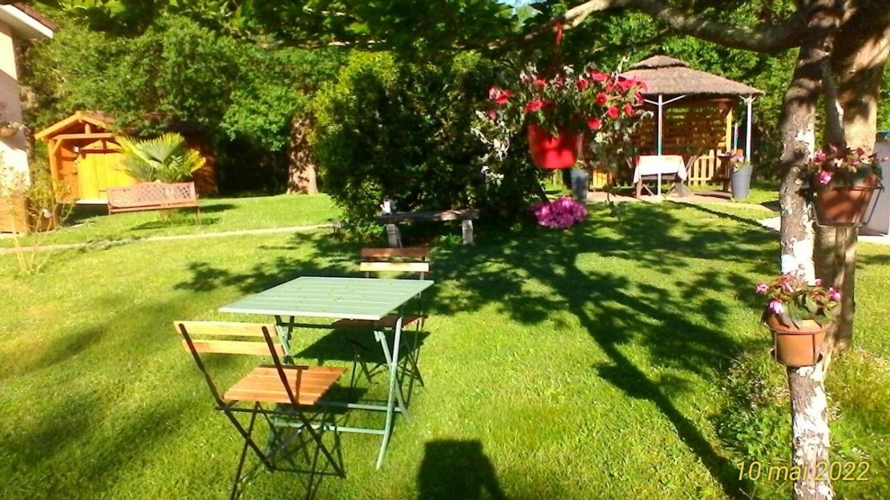 Le Clos Des Palombes Wifi Climatisation Saint-Pierre-du-Mont  Exterior photo